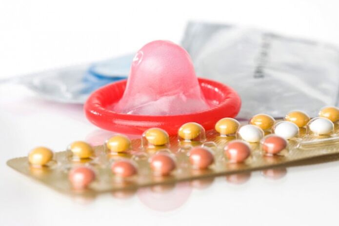 Kondomi in kontracepcijske tablete bodo preprečili neželeno nosečnost